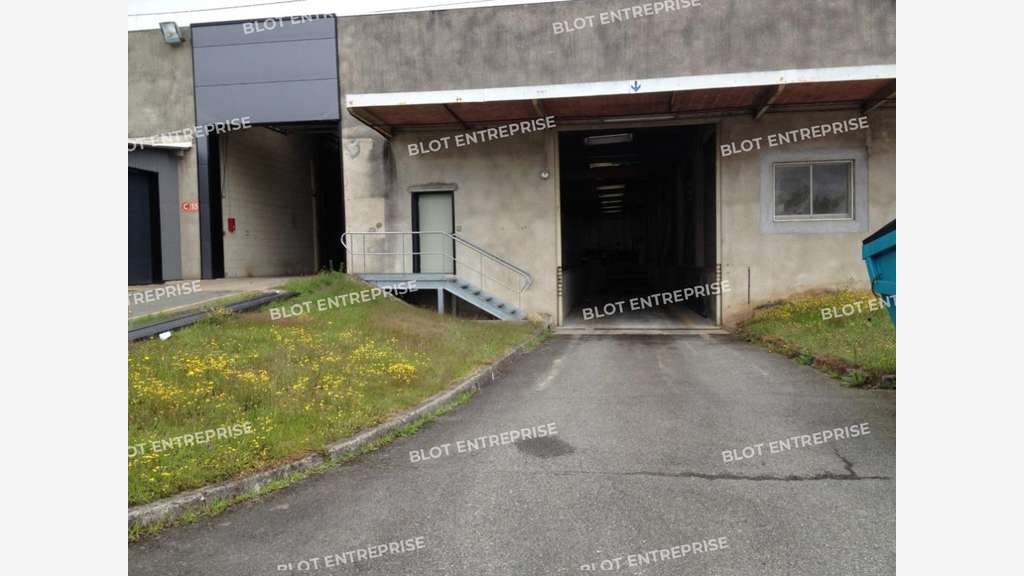 A louer local d'activités 202m² à Lanester