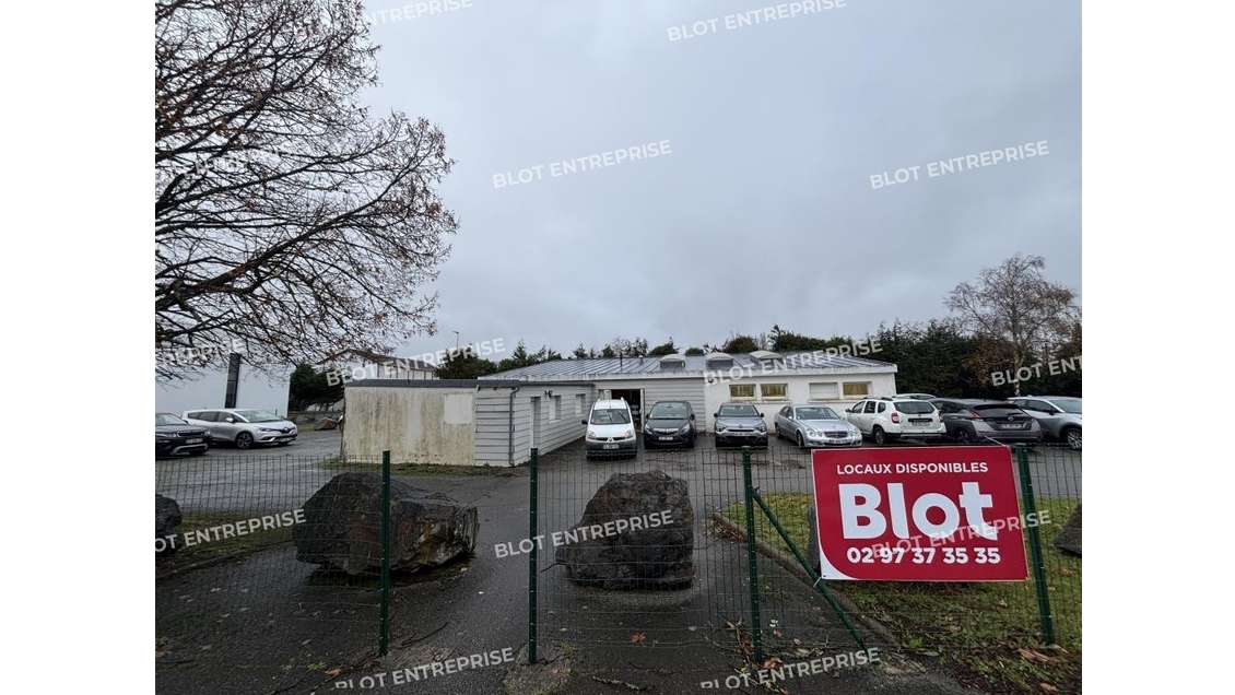 A louer local 260m² à Larmor Plage ZA Kerhoas