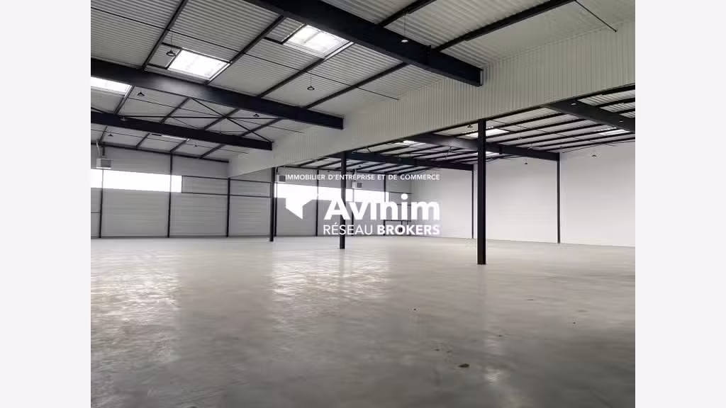 A louer cellule d'activité 3339m² ZI Le Bourget
