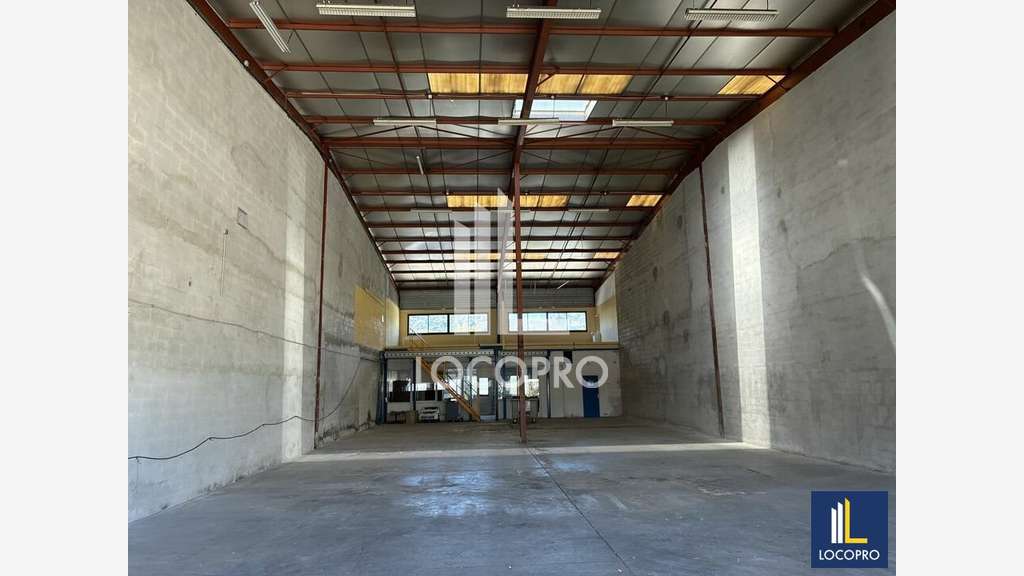 À louer local d'activité 480m² ZI Carros-Le Broc