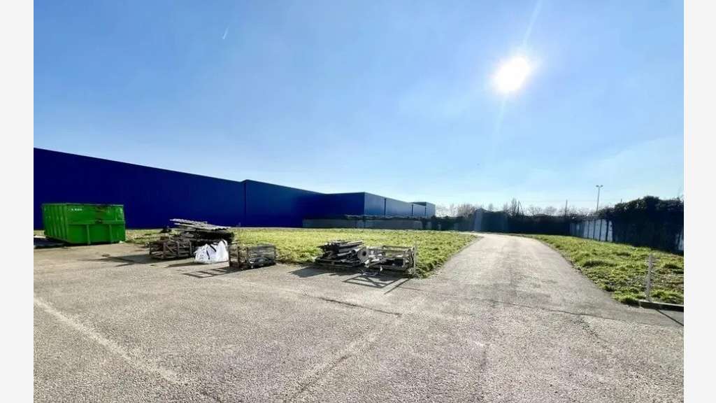 À louer local d'activités 325m² au Havre 