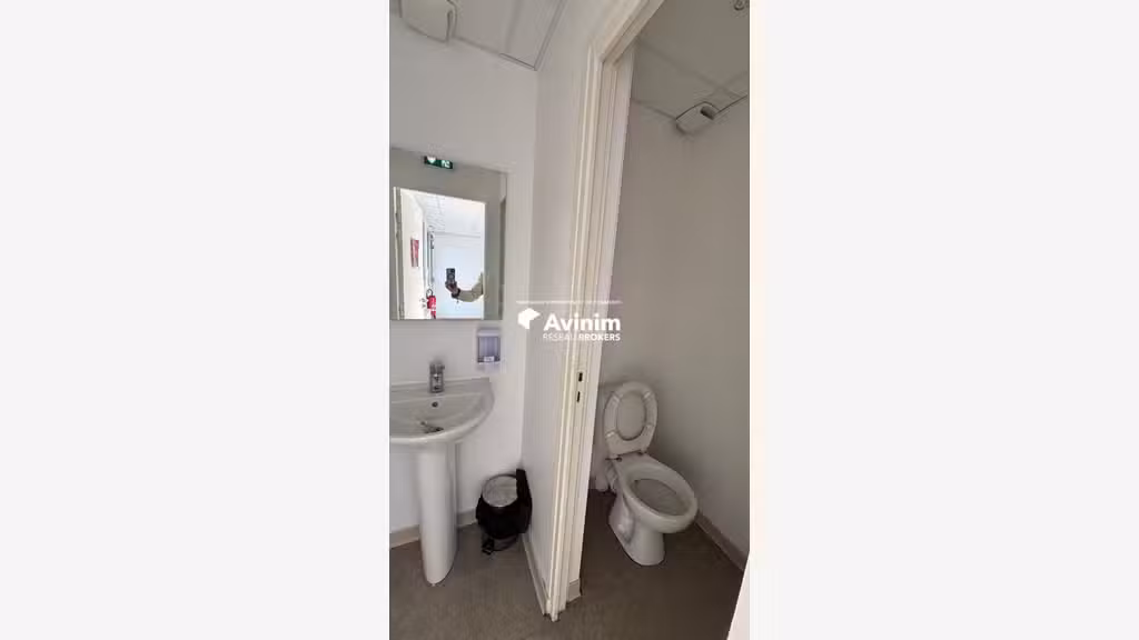 A louer local 490m² + 2000m² Le Havre Bld Durand 