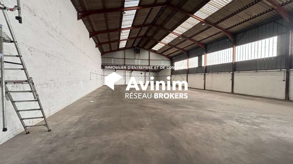 A louer local 490m² + 2000m² Le Havre Bld Durand 