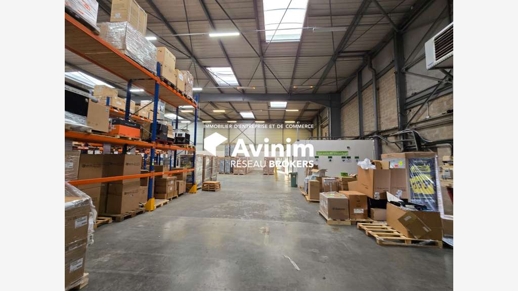 A louer local d’activité 1309m² ZA Vingt Arpents