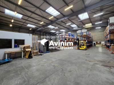 A louer local d’activité 1309m² ZA Vingt Arpents