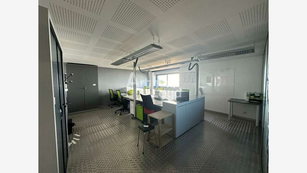 Local activité 1669m² à louer aux Sables-d'Olonne