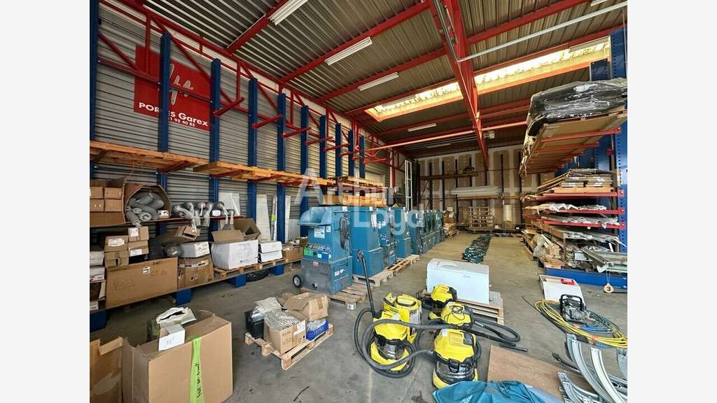 Local activité 1669m² à louer aux Sables-d'Olonne