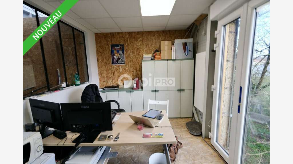 A louer local 331m² ZA Le Taillis Les Sorinières