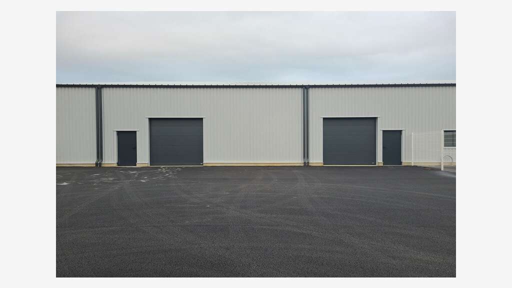 A louer local activité 440m² à Lézignan ZA Caumont