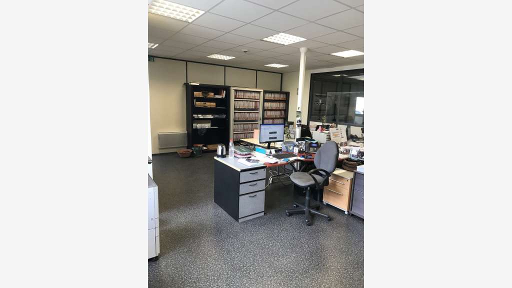 À louer locaux d'activité de 500m² à Longuenesse 