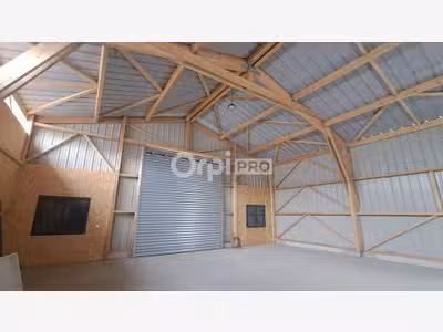 Local d'activité 145m² à louer à Lons