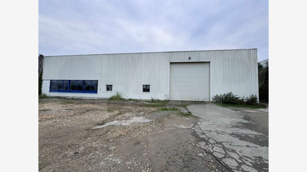 A louer local d'activité 730m² à Lorient Keryado 