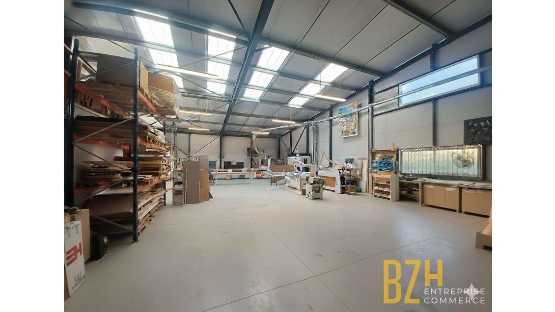 A louer local d'activité 310m² 310m² à Landévant