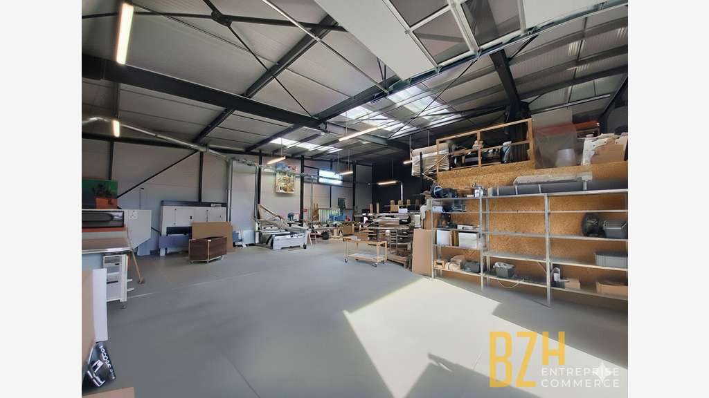 A louer local d'activité 310m² 310m² à Landévant