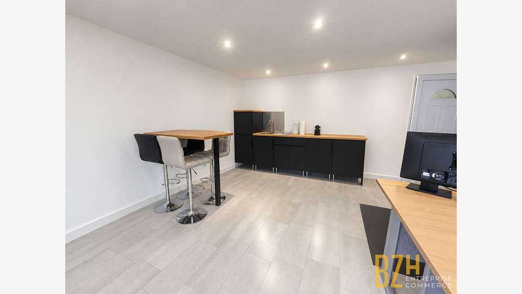 A louer local d activité 240m² secteur Kerpont 