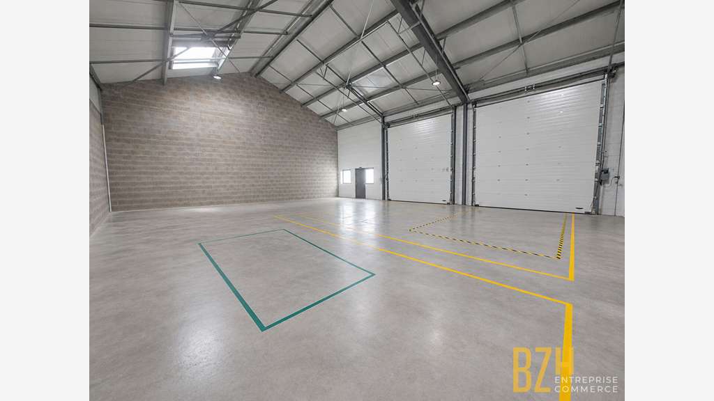 A louer local d activité 240m² secteur Kerpont 