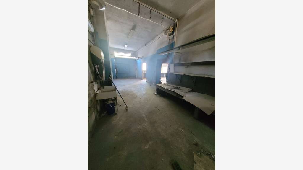 A louer atelier 110m² métro Garibaldi Lyon 3e  