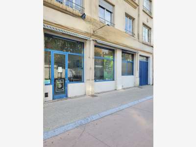 A louer atelier 110m² métro Garibaldi Lyon 3e  