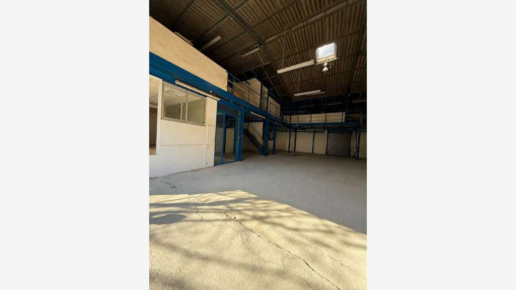 A louer local d'activité 310m² ZAC de Martigues