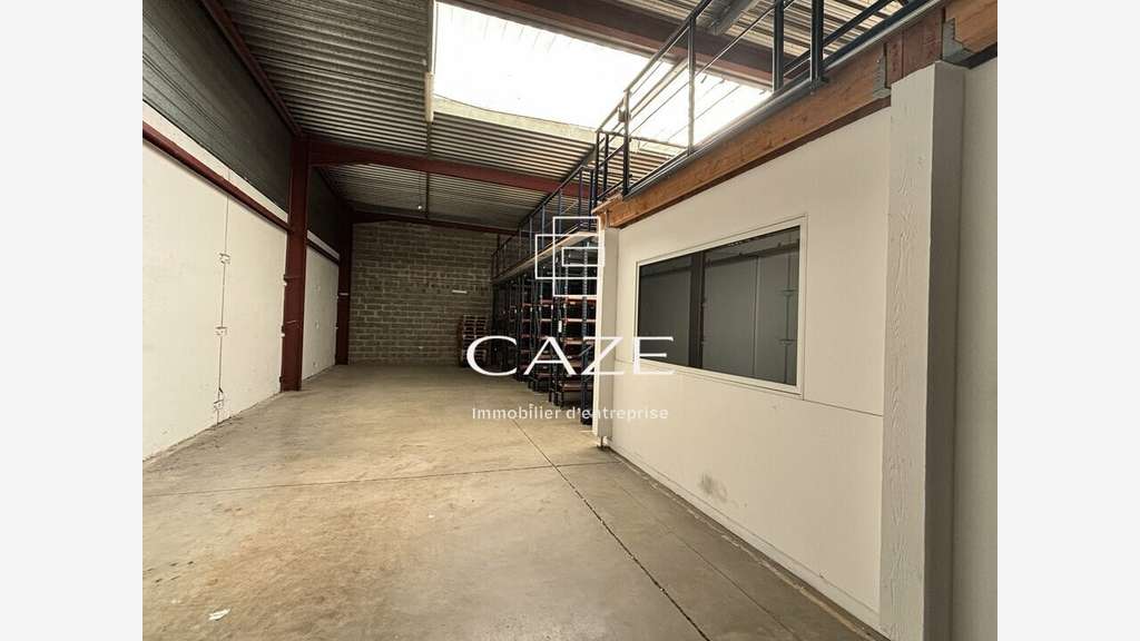 Local d'activité 365m² à louer à Mérignac