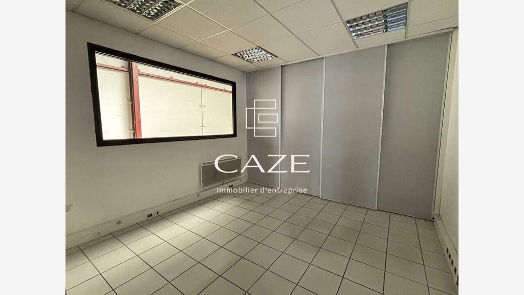 Local d'activité 365m² à louer à Mérignac