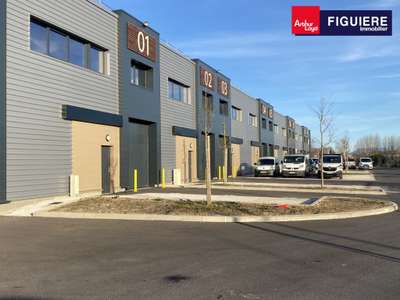 Exclu local d'activités neuf à louer à Meyreuil