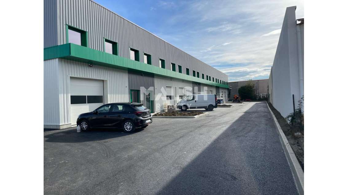 Local d'activités à louer 154m² à Mions