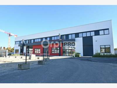 A louer bureaux 97m² R+1 à Dardilly ZA