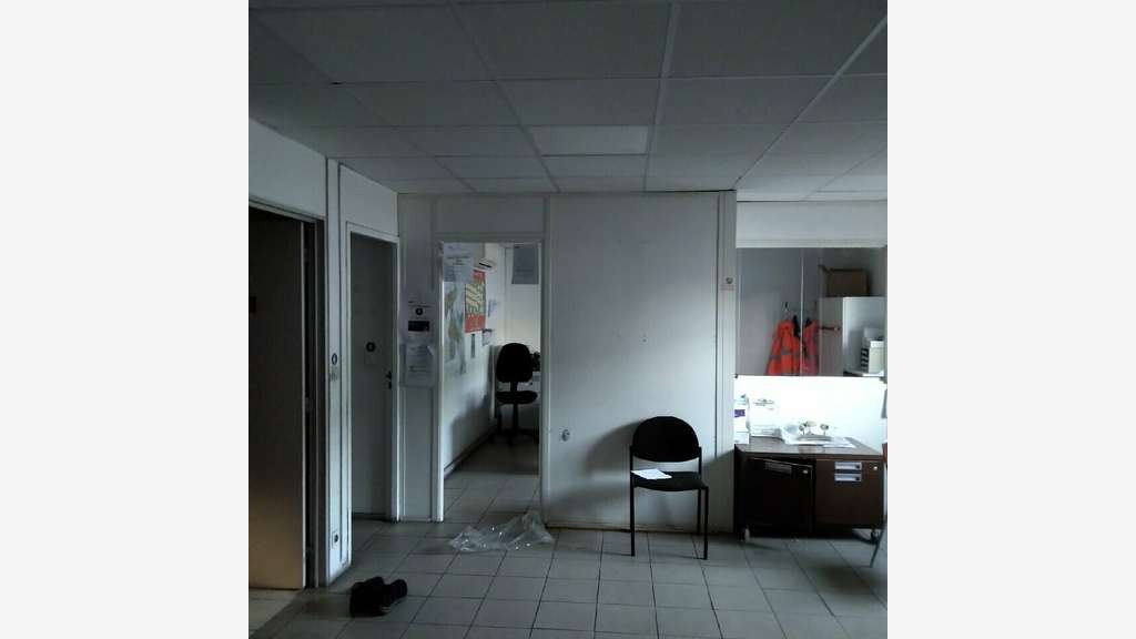 A louer local d'activité 446m² en zi à Vitrolles