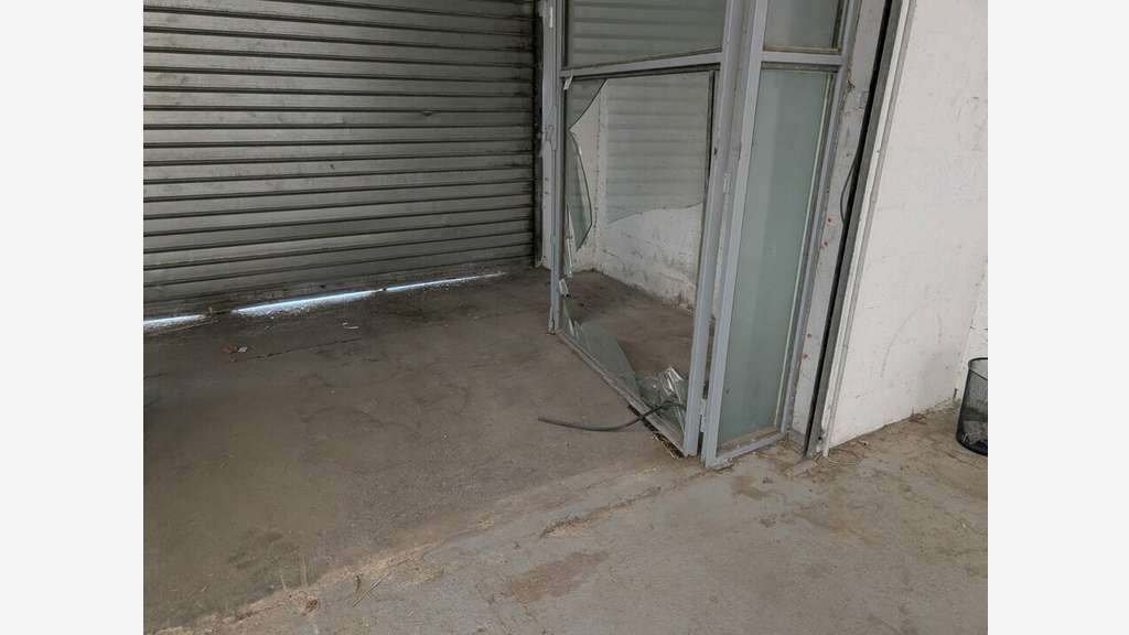 A louer local d'activité 446m² en zi à Vitrolles