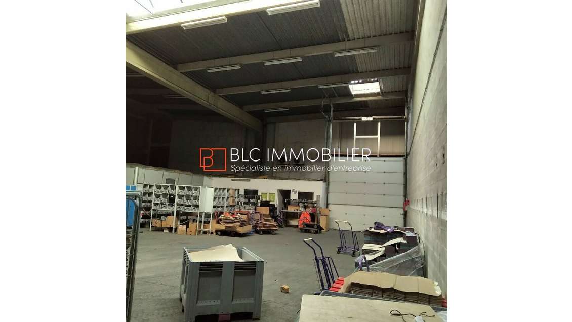 A louer local d'activité 446m² en zi à Vitrolles