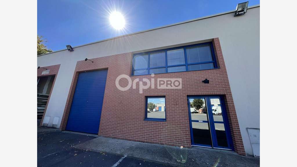 Entrepôt 290m² à louer ZA de Moissy-Cramayel