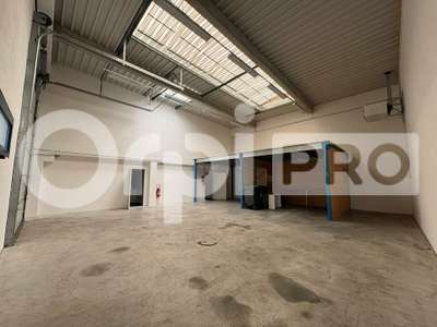 Entrepôt 290m² à louer ZA de Moissy-Cramayel