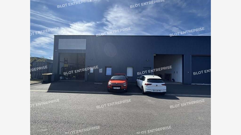 A louer cellules d'activités 170m² à Montbert