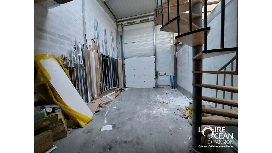 A louer local activité récent 308m² à Nantes Sud