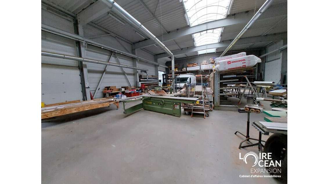 A louer local d'activité récent 659m² à Nantes
