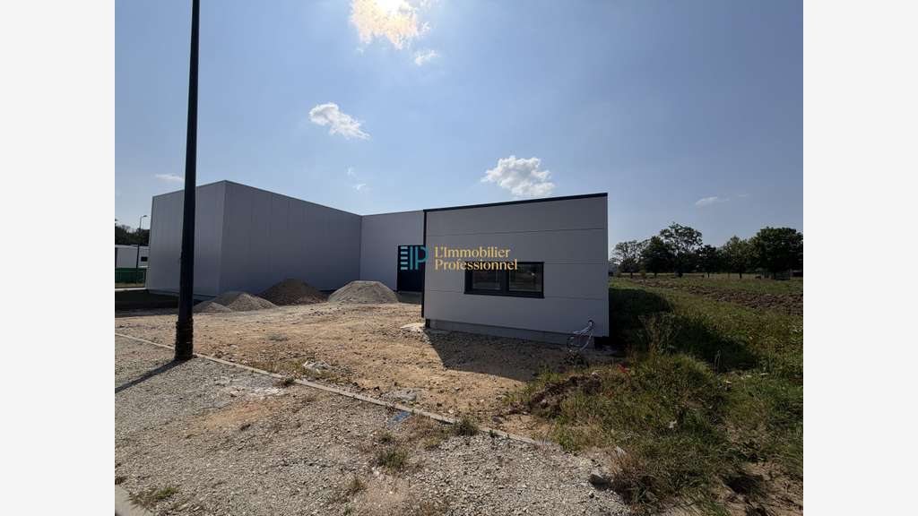 A louer local d'activité neuf de 326m² à Kervignac