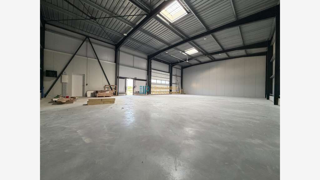 A louer local d'activité neuf de 326m² à Kervignac