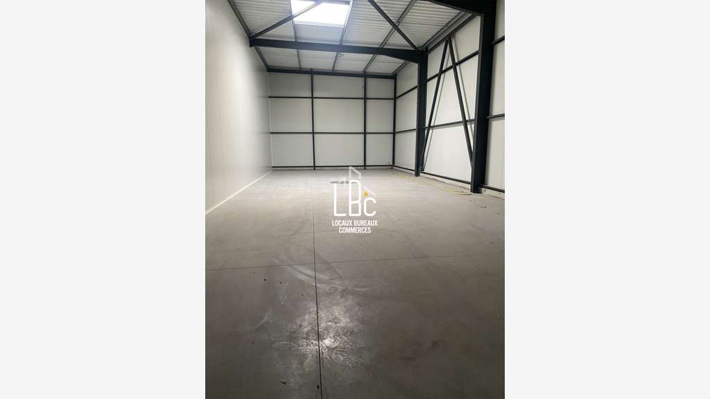A louer local neuf 195m² Ancenis ZAC l'Aubinière
