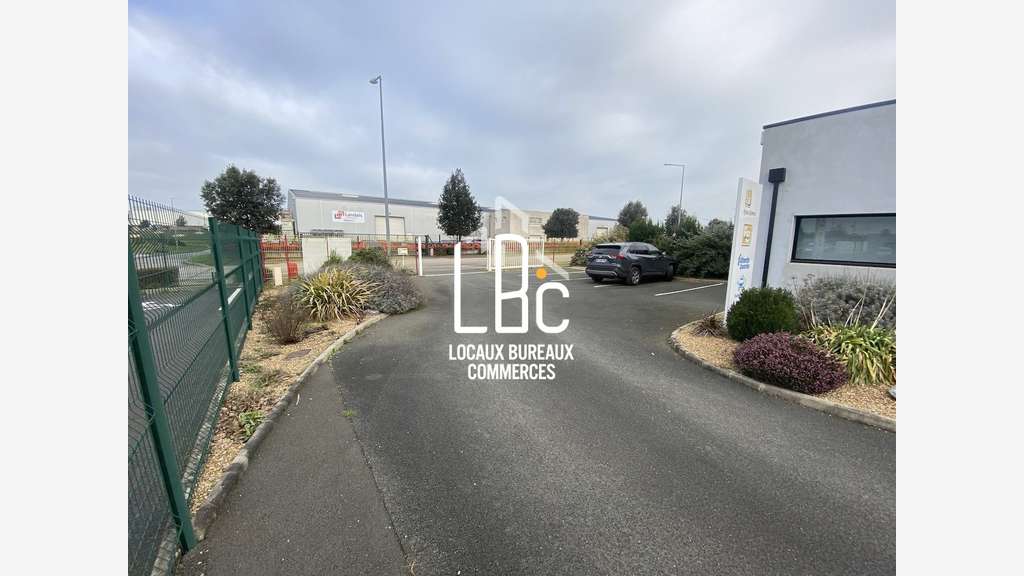 A louer local neuf 195m² Ancenis ZAC l'Aubinière