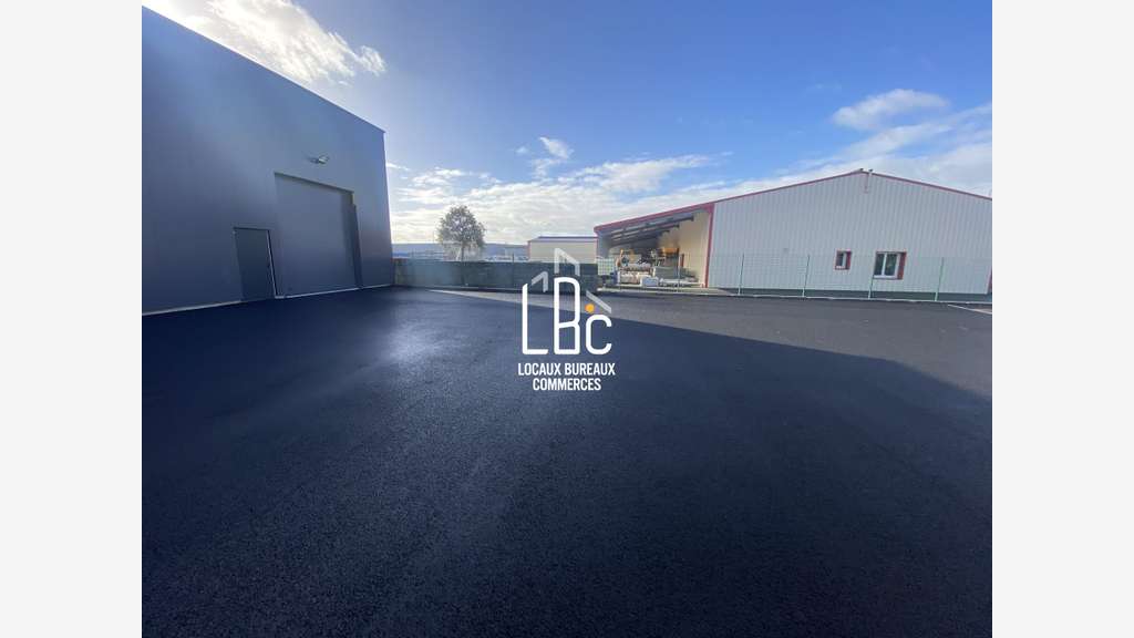 A louer local neuf 195m² Ancenis ZAC l'Aubinière