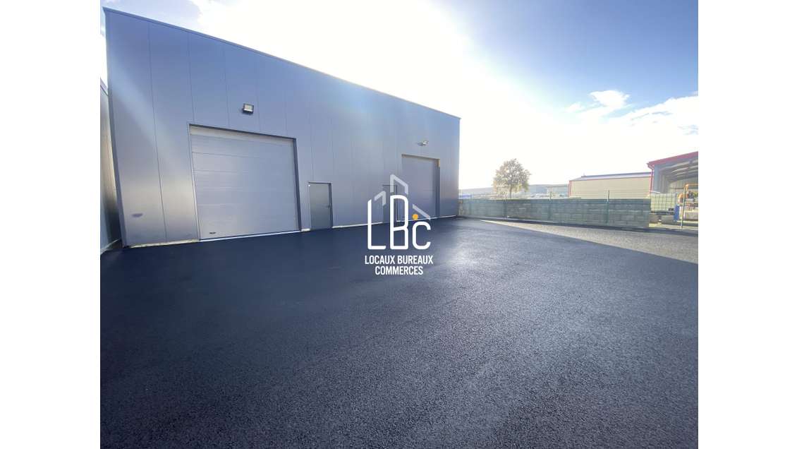 A louer local neuf 195m² Ancenis ZAC l'Aubinière