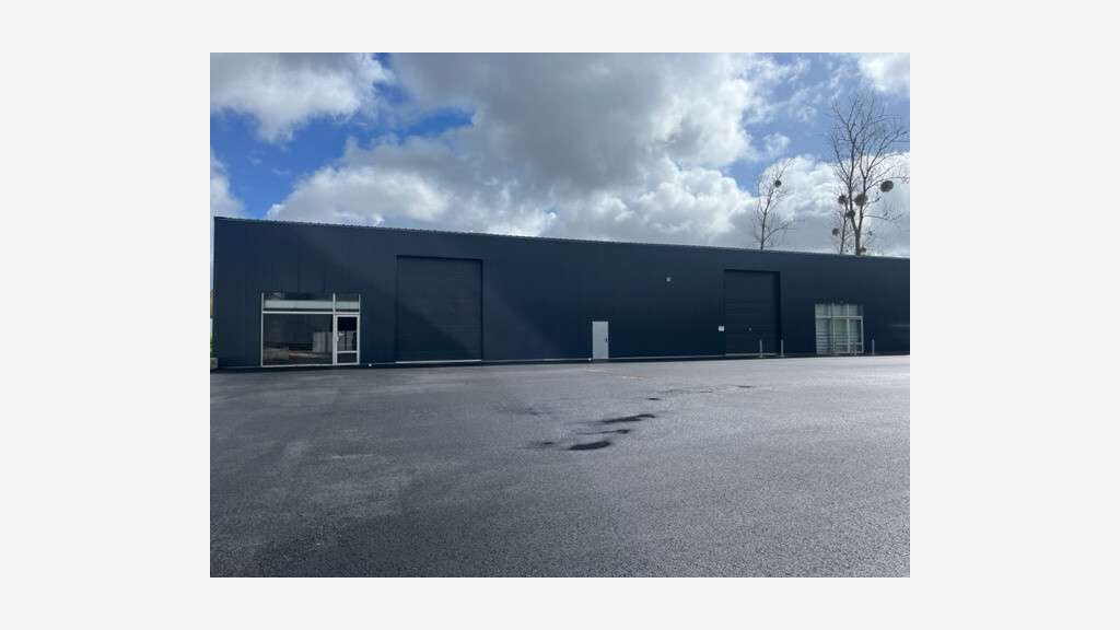 A louer local activité neuf 645m² Quimper Guelen