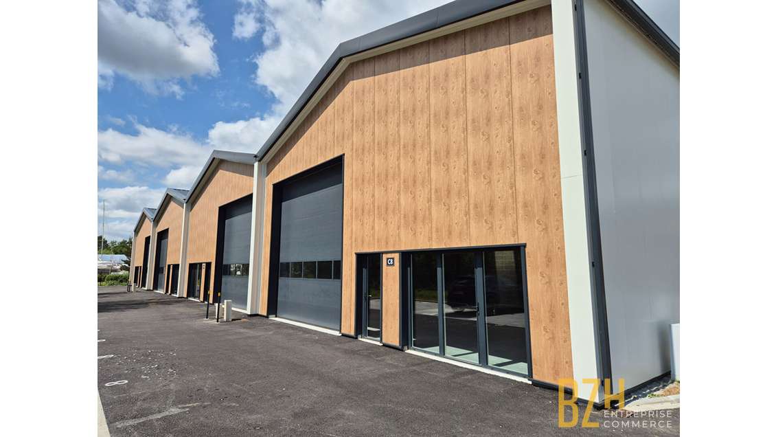 A louer local d'activité 140m² proche mer à Auray