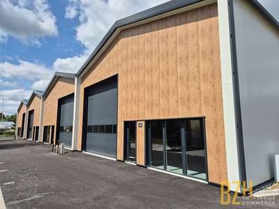 A louer local d'activité 140m² proche mer à Auray
