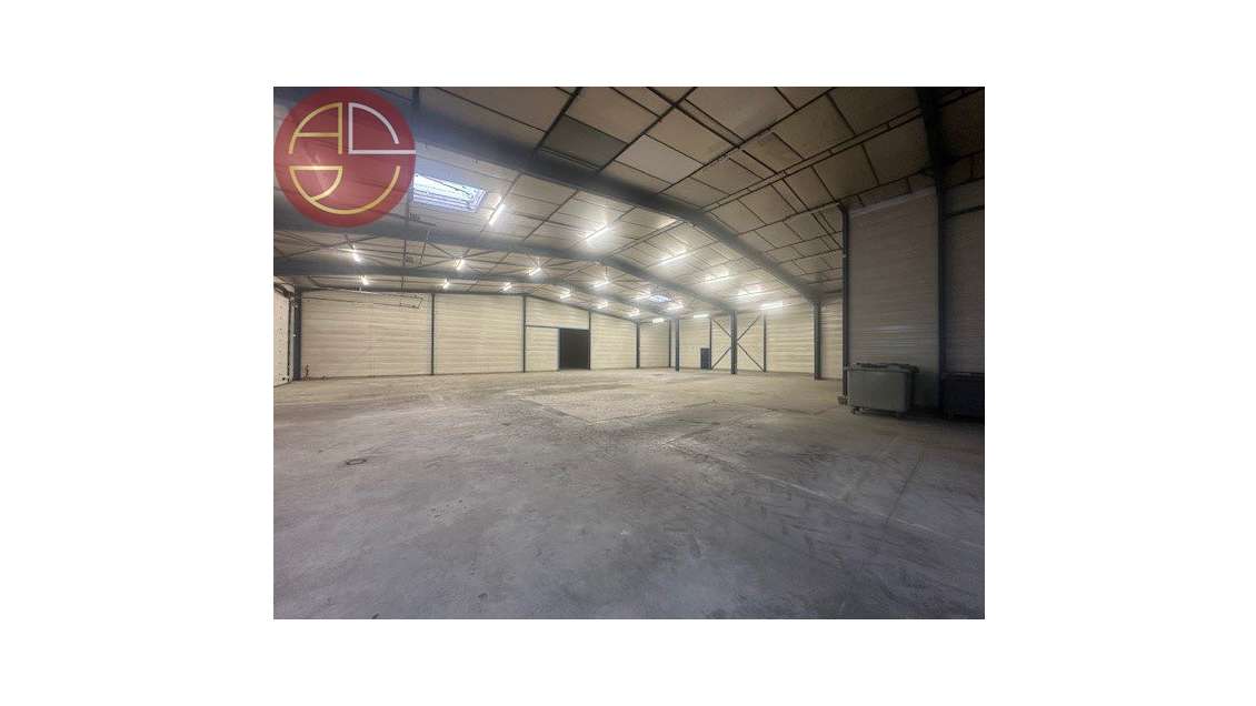 A louer local d'activité 1328m² à L'Union