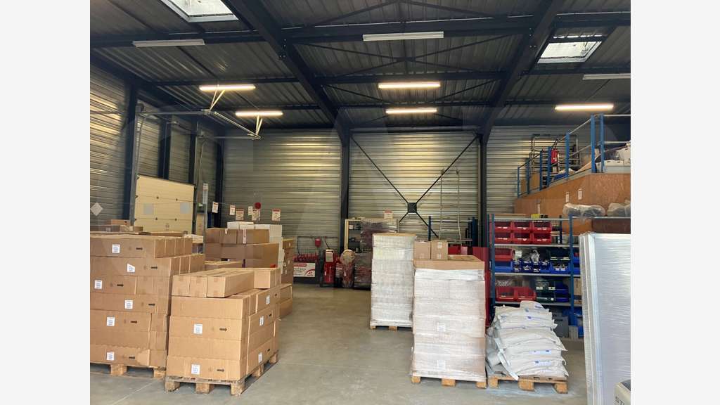 A louer local d'activité 495m² Noyal-Chatillon D34