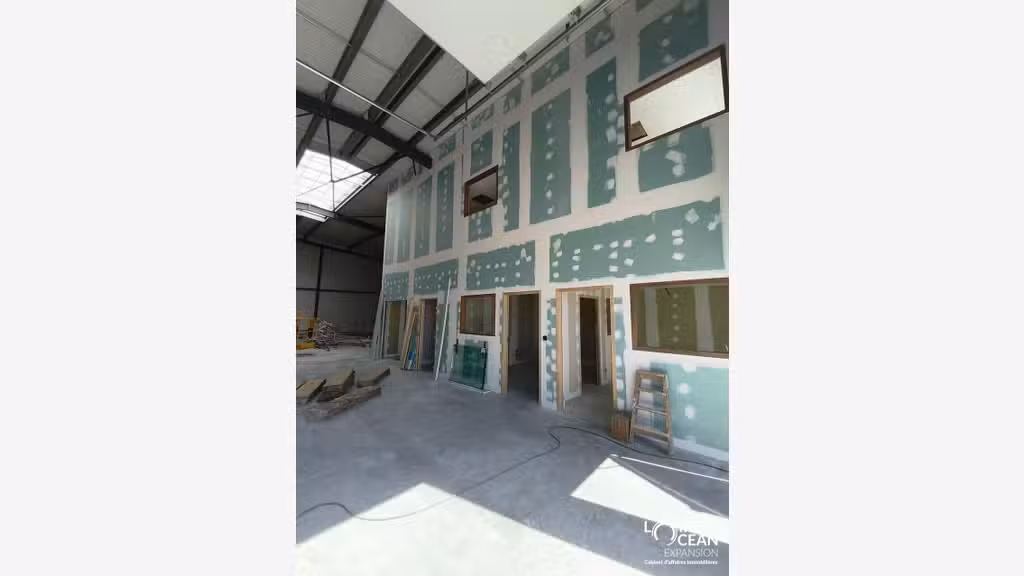 Cellule d'activité neuve 330m² secteur de Paulx