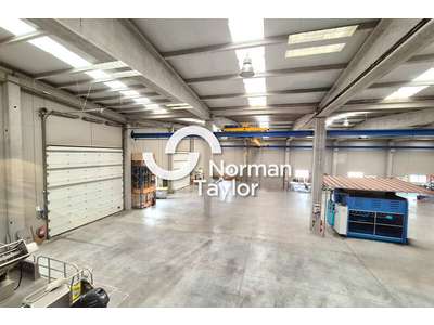 Location Locaux d'activités - Entrepôts à Perpignan