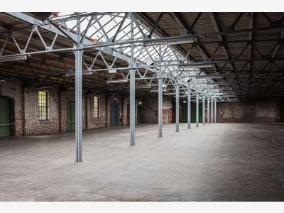 A louer local d activité 840m² ZI Pessac sortie 26